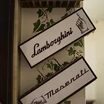 R&b La Pomposa Dei Motori Penzion 3*