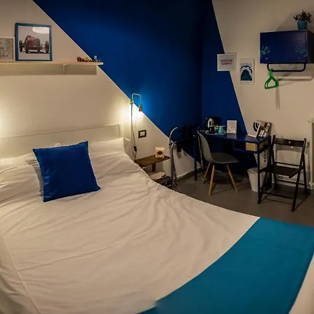 R&b La Pomposa Dei Motori Pensión