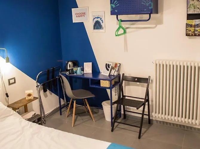 R&b La Pomposa Dei Motori Pensión Módena