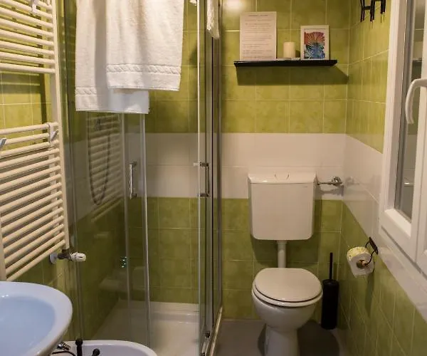 Pensión R&b La Pomposa Dei Motori