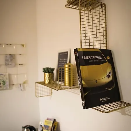 R&b La Pomposa Dei Motori ゲストハウス