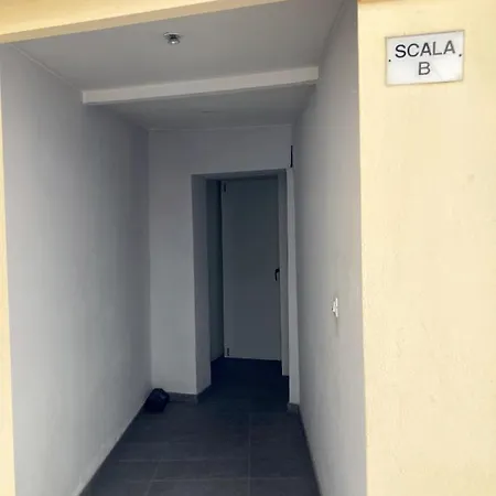 R&b La Pomposa Dei Motori Modène