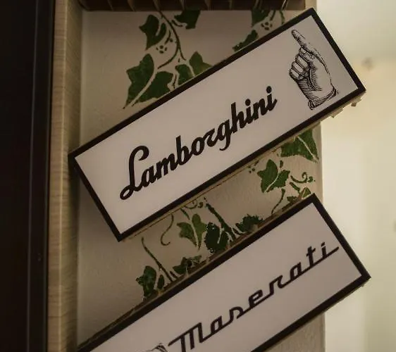 R&b La Pomposa Dei Motori Vendégház 3*